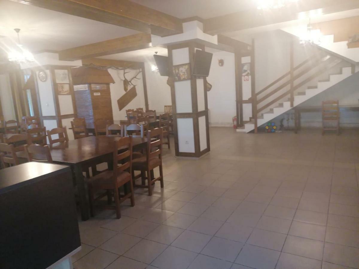 Albestii Paminteni Pensiunea Pomi -Oesti酒店 外观 照片